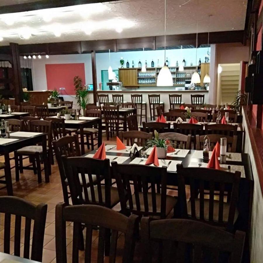Restaurant El Greco Hostel Gundelfingen an der Donau Ngoại thất bức ảnh