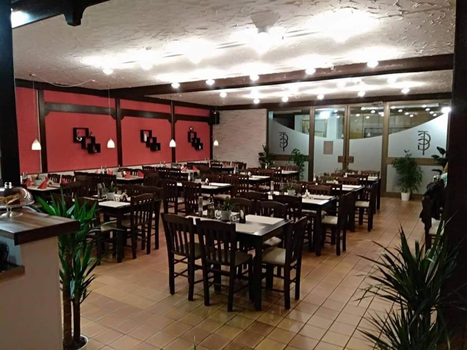 Restaurant El Greco Hostel Gundelfingen an der Donau Ngoại thất bức ảnh